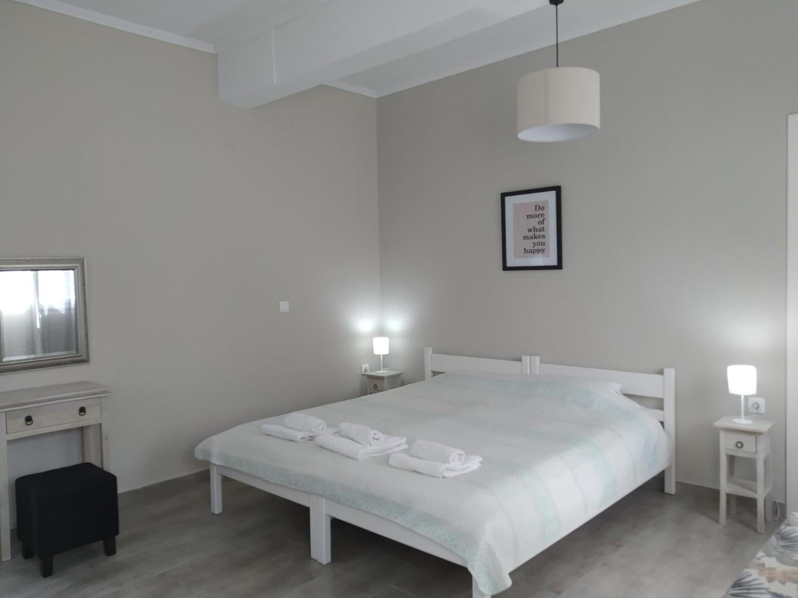 Trousas Apartments Roda  Buitenkant foto